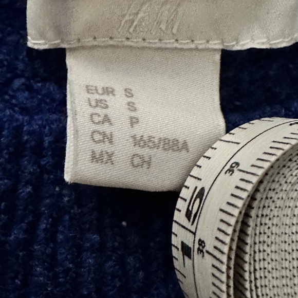 H&M Blue sweater with white stripes -Size Small - Picture 3 of 6